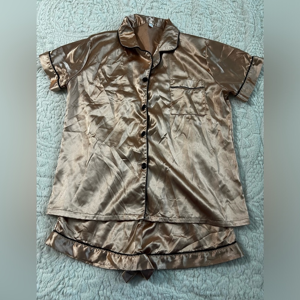 Size medium satin pajama set!